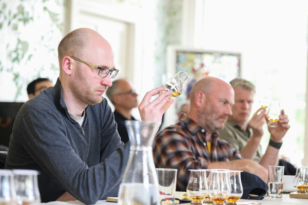 How to Encourage Conversation Without Influencing People's Tastes